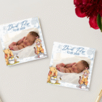 mărturie botez magnet 8x8 cm "winnie & prietenii" bleu – cu fotografie, carton suport și folie de protecție