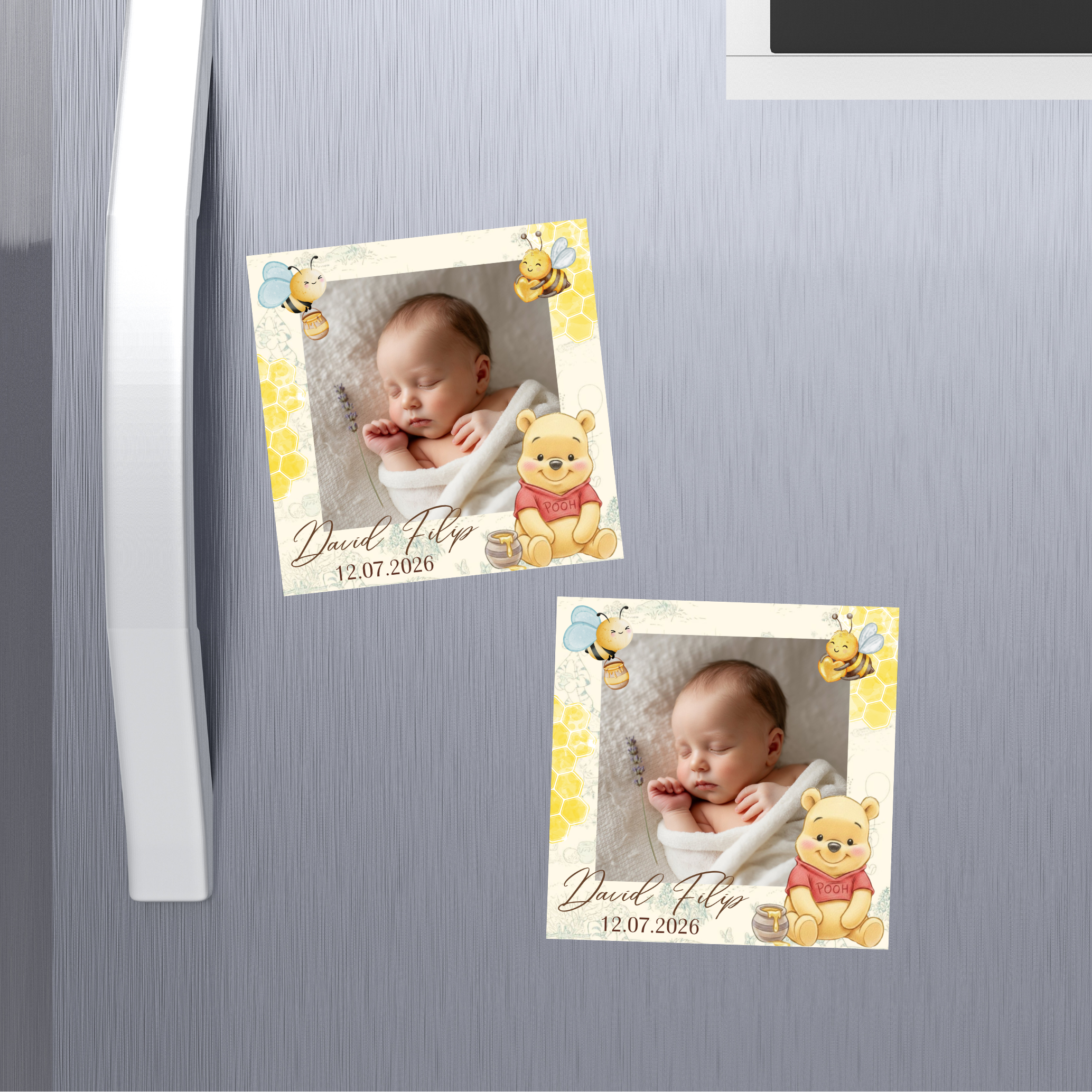 mărturie botez magnet de frigider personalizat 8x8cm – model "winnie the pooh" cu fotografie, albinuțe și fagure
